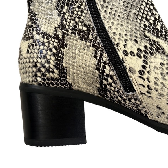 NWT Blondo Leather Ankle Boots - Picture 4 of 9